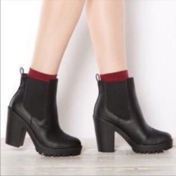 Sam & Libby Chelsea Black Chunky Platform Boots - Picture 2 of 9